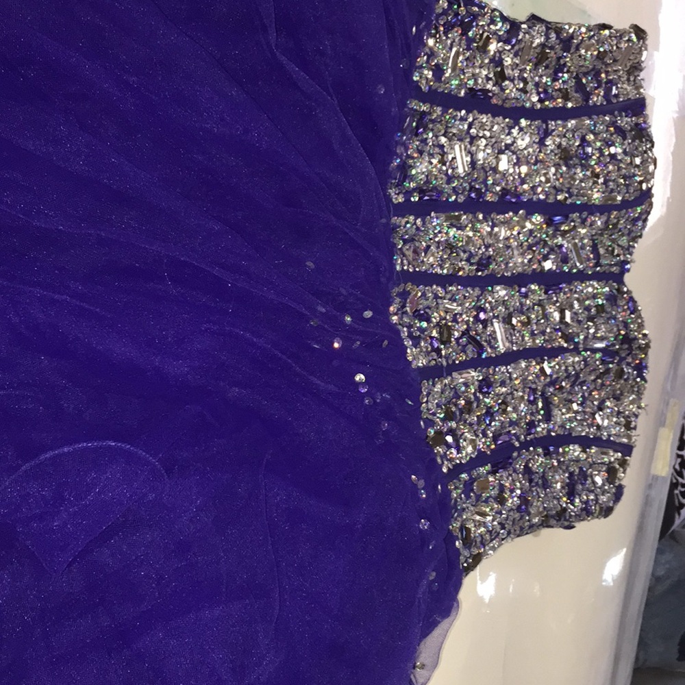 A prom/dama navy blue dress